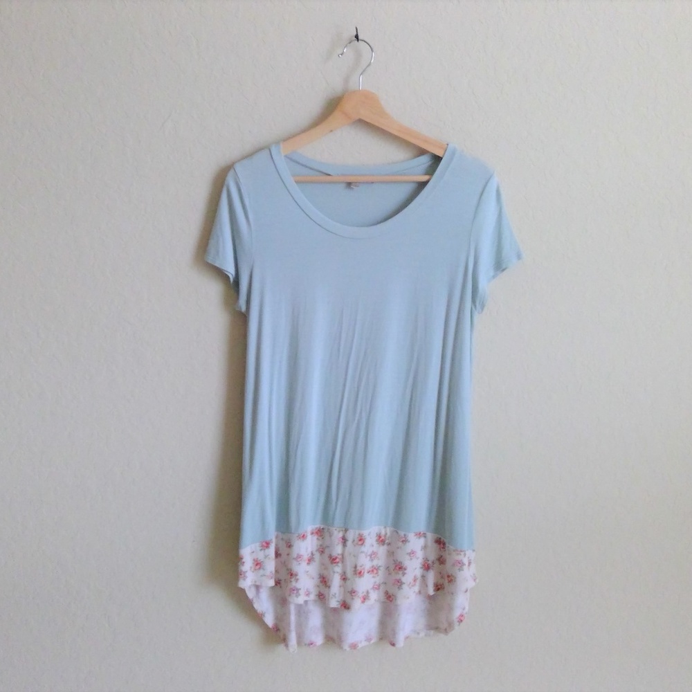 Downeast Blue And Floral High Low Top Size Large